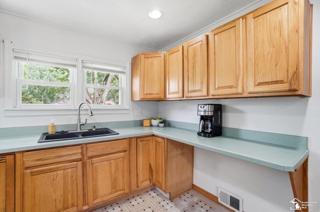 15592 Cedar Street, Monroe, MI 48161