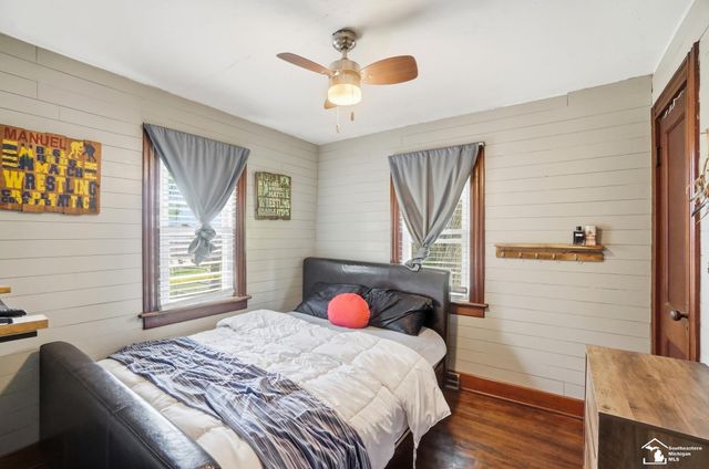 15592 Cedar Street, Monroe, MI 48161