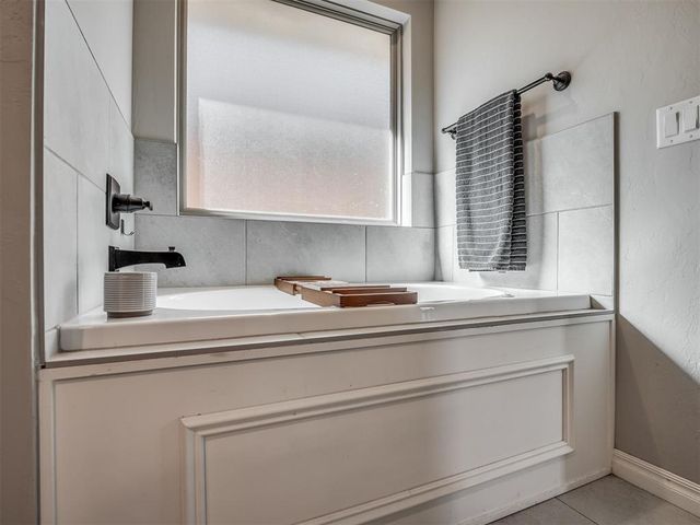 2801 Heather Haven, Moore, OK 73160