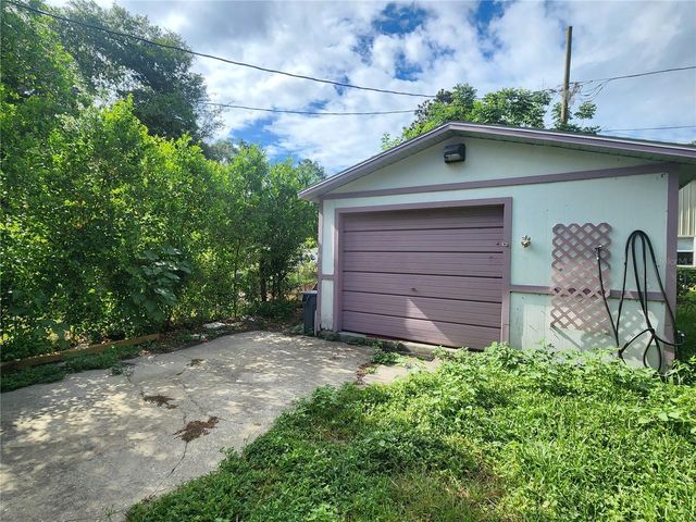 900 NW 42ND PLACE, Ocala, FL 34475