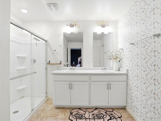 876 King St, Brighton, CO 80603