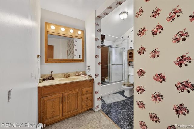 215 Washington Street, Byron, MI 48418