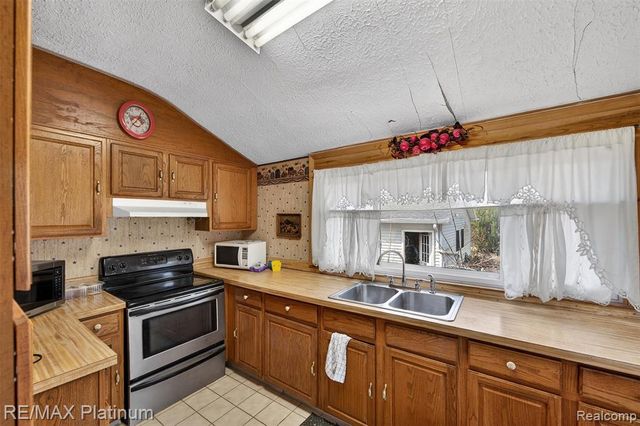 215 Washington Street, Byron, MI 48418