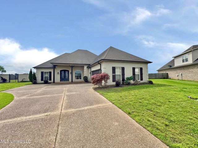 2237 Redbud Cove, Southaven, MS 38672