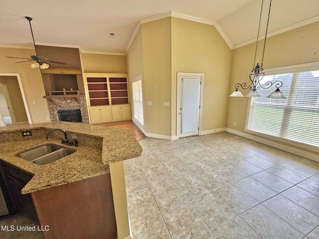 2237 Redbud Cove, Southaven, MS 38672