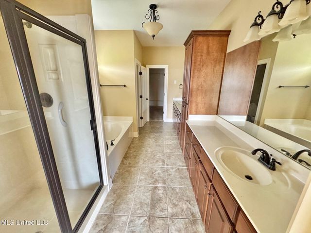 2237 Redbud Cove, Southaven, MS 38672
