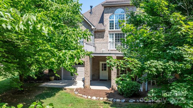 2301 Willow Creek Drive, Newton, NC 28658