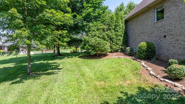 2301 Willow Creek Drive, Newton, NC 28658