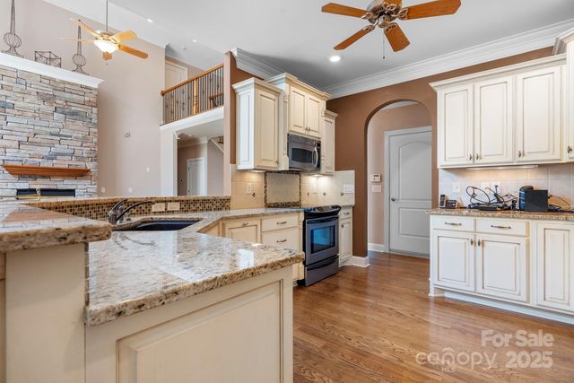 2301 Willow Creek Drive, Newton, NC 28658