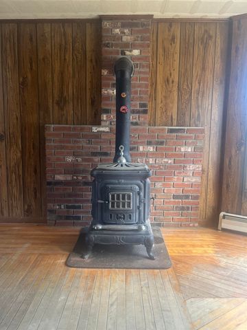22 Church Street, Burke, VT 05871