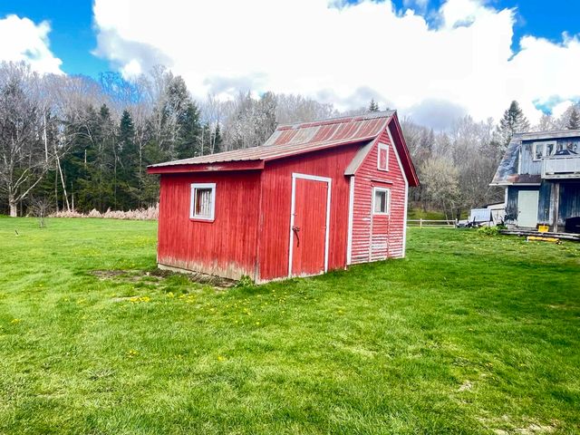 22 Church Street, Burke, VT 05871