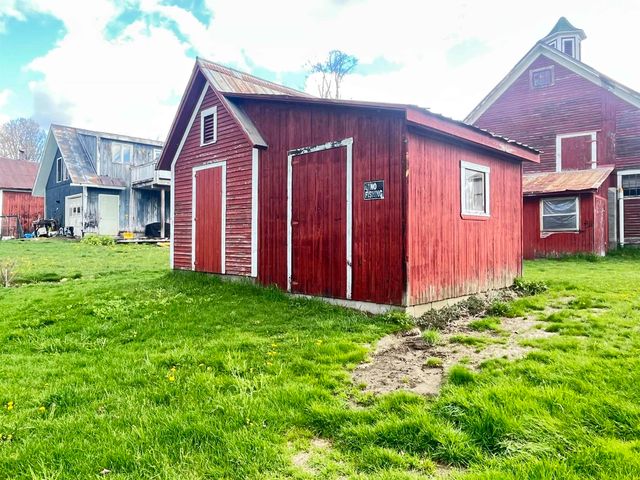 22 Church Street, Burke, VT 05871