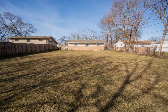 16551 Plymouth Drive, Markham, IL 60428