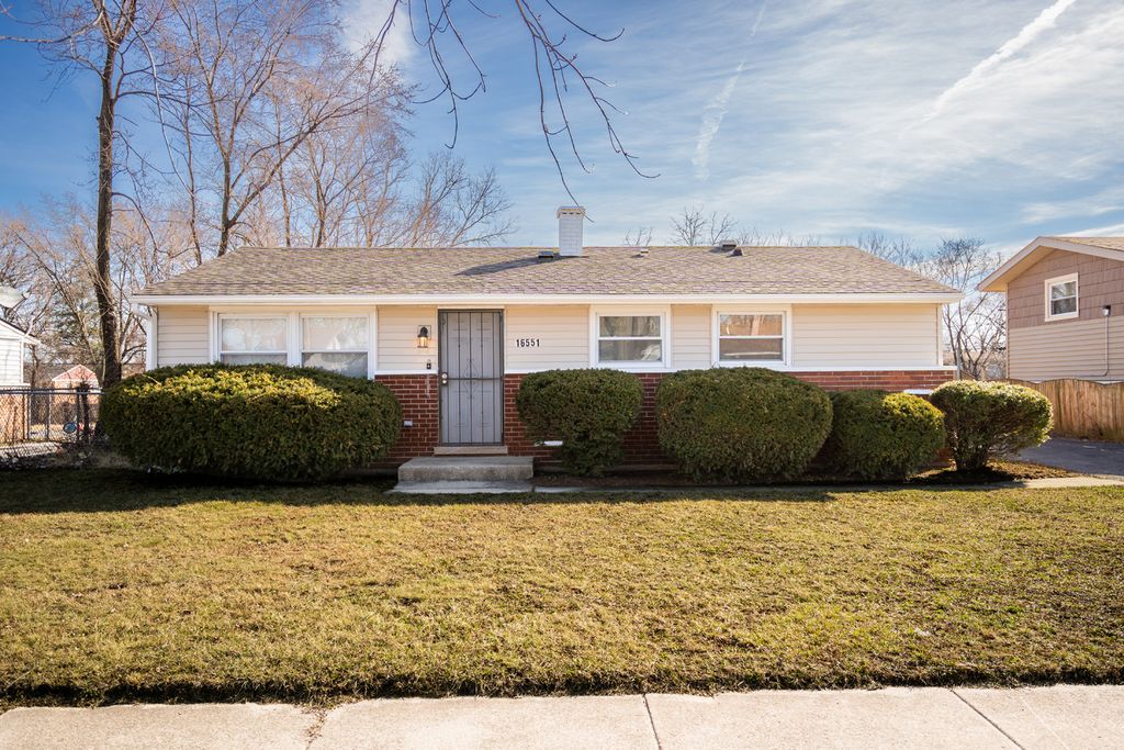 16551 Plymouth Drive, Markham, IL 60428