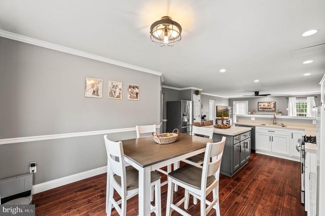 2066 ROLLING MEADOW DR, Macungie, PA 18062