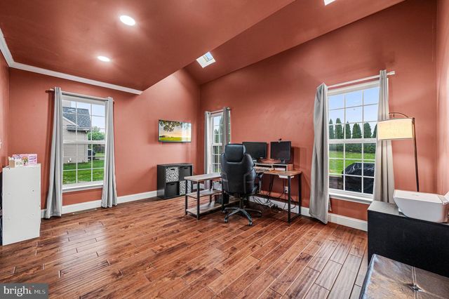 2066 ROLLING MEADOW DR, Macungie, PA 18062