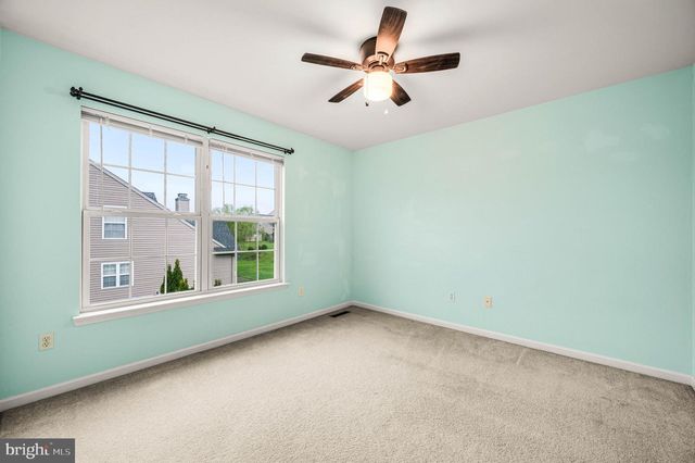 2066 ROLLING MEADOW DR, Macungie, PA 18062