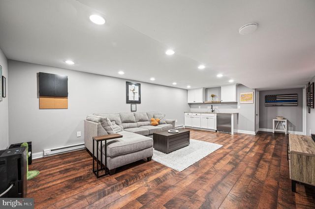 2066 ROLLING MEADOW DR, Macungie, PA 18062