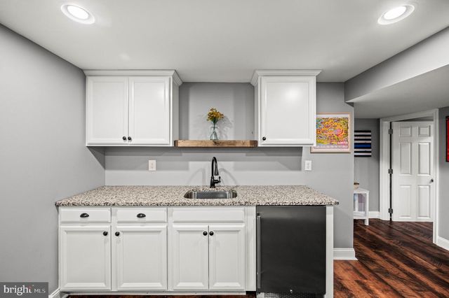 2066 ROLLING MEADOW DR, Macungie, PA 18062