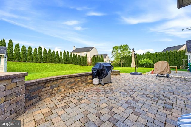 2066 ROLLING MEADOW DR, Macungie, PA 18062