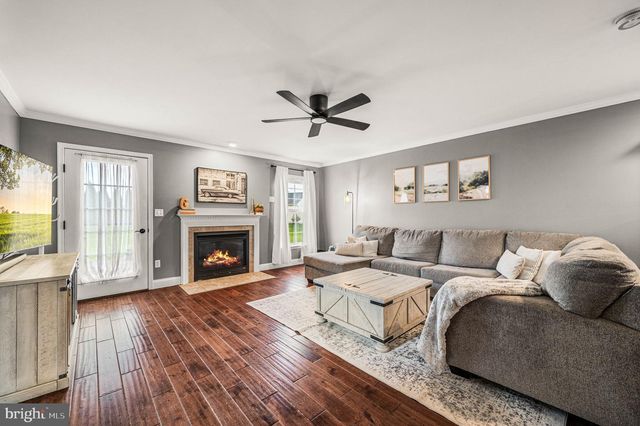 2066 ROLLING MEADOW DR, Macungie, PA 18062