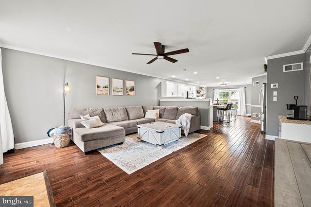2066 ROLLING MEADOW DR, Macungie, PA 18062