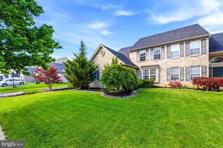 2066 ROLLING MEADOW DR, Macungie, PA 18062