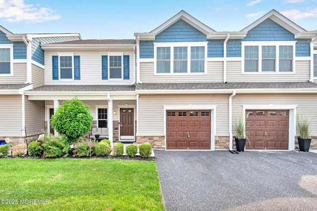 17 Rockingham Way, Manchester, NJ 08759