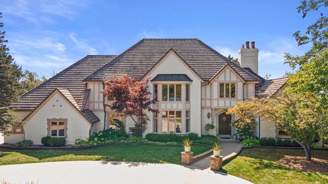 2751 W Deer Creek COURT, River Hills, WI 53217