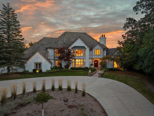 2751 W Deer Creek COURT, River Hills, WI 53217