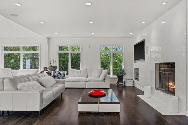 2751 W Deer Creek COURT, River Hills, WI 53217