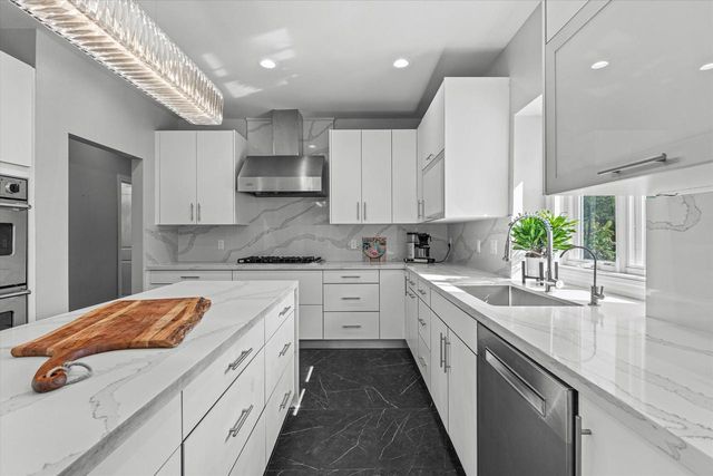 2751 W Deer Creek COURT, River Hills, WI 53217