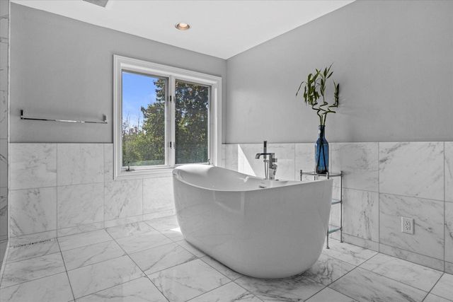 2751 W Deer Creek COURT, River Hills, WI 53217