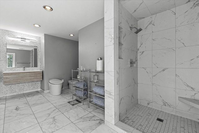 2751 W Deer Creek COURT, River Hills, WI 53217