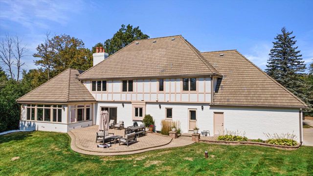 2751 W Deer Creek COURT, River Hills, WI 53217