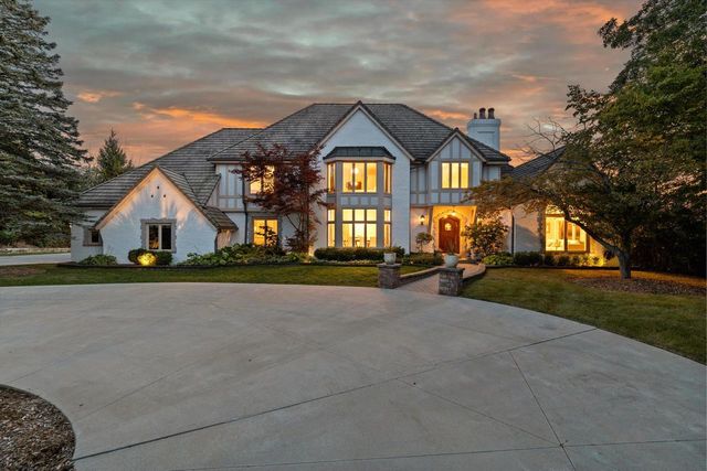 2751 W Deer Creek COURT, River Hills, WI 53217