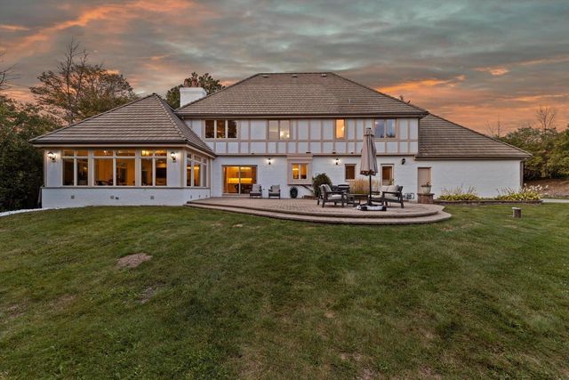 2751 W Deer Creek COURT, River Hills, WI 53217