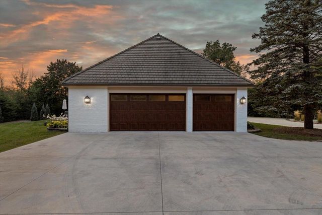 2751 W Deer Creek COURT, River Hills, WI 53217