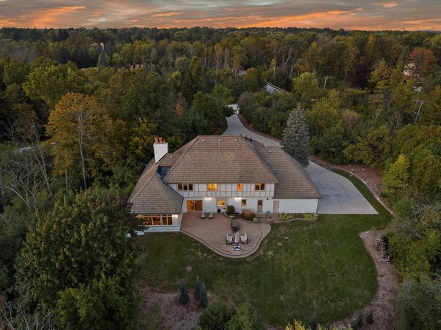 2751 W Deer Creek COURT, River Hills, WI 53217