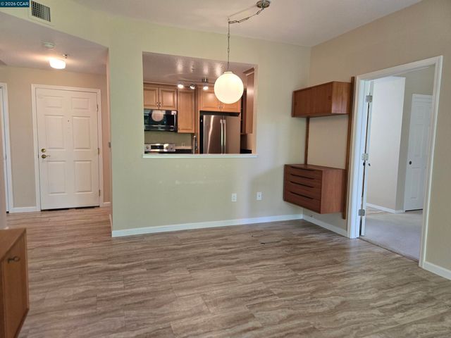 1860 Tice Creek Dr 1208, Walnut Creek, CA 94595
