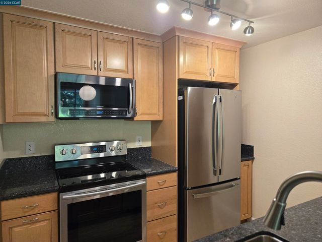1860 Tice Creek Dr 1208, Walnut Creek, CA 94595