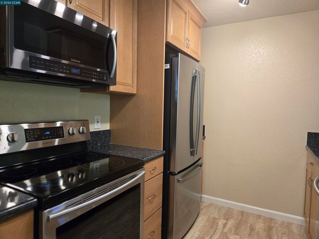 1860 Tice Creek Dr 1208, Walnut Creek, CA 94595