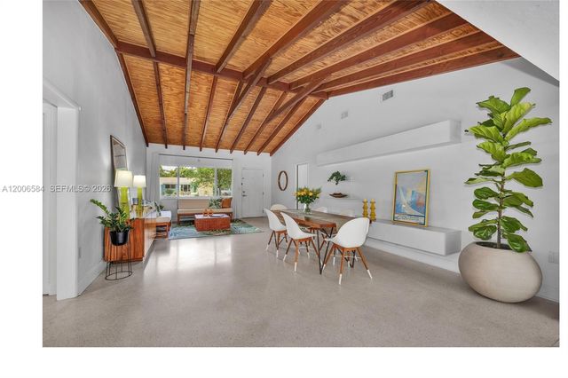 5750 SW 52nd Ter, South Miami, FL 33155