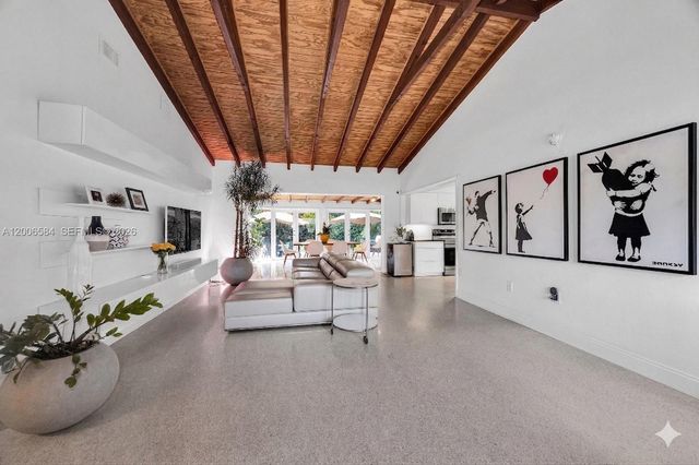 5750 SW 52nd Ter, South Miami, FL 33155