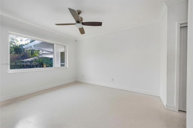 5750 SW 52nd Ter, South Miami, FL 33155