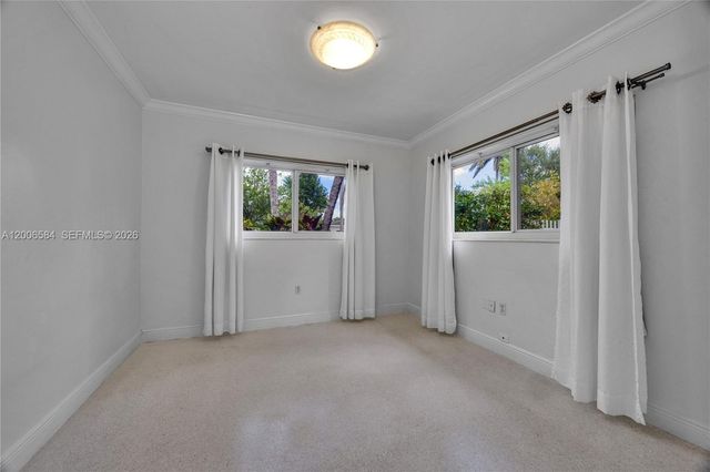 5750 SW 52nd Ter, South Miami, FL 33155