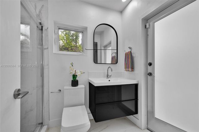 5750 SW 52nd Ter, South Miami, FL 33155