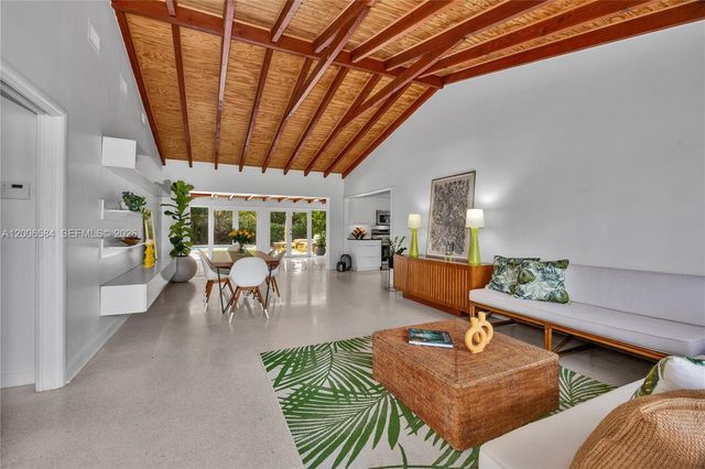 5750 SW 52nd Ter, South Miami, FL 33155