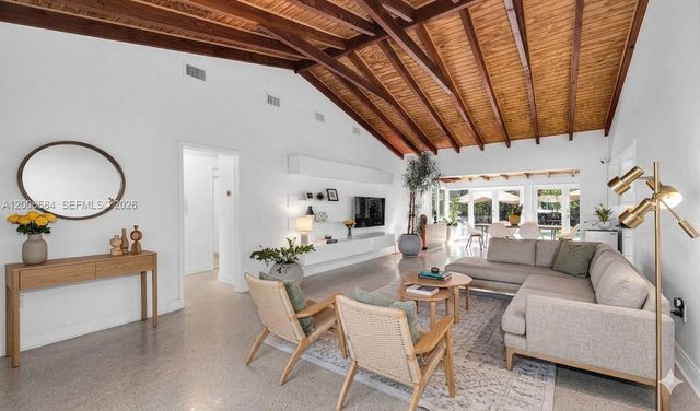 5750 SW 52nd Ter, South Miami, FL 33155