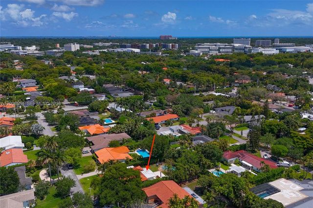 5750 SW 52nd Ter, South Miami, FL 33155